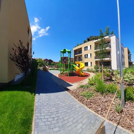 Experienta Frumoasa Si Corecta La Brasov. Apartament 2 Cu Gradina Si Loc De Parcare Брашов